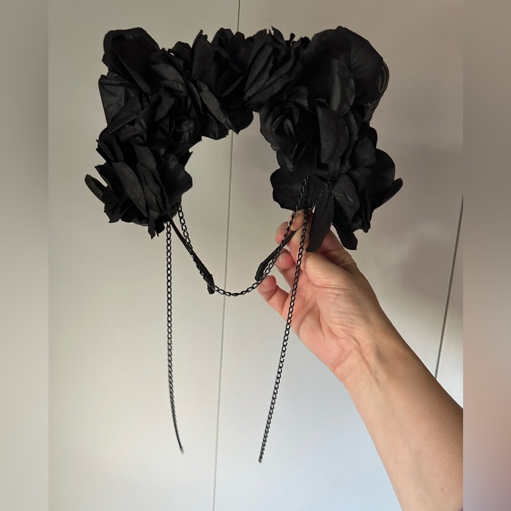 Black Floral Headpiece with Golden Horns - Halloween Capricorn, Aries